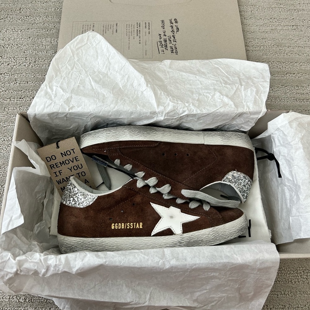 Never worn Golden Gooses Suede printed sneakers